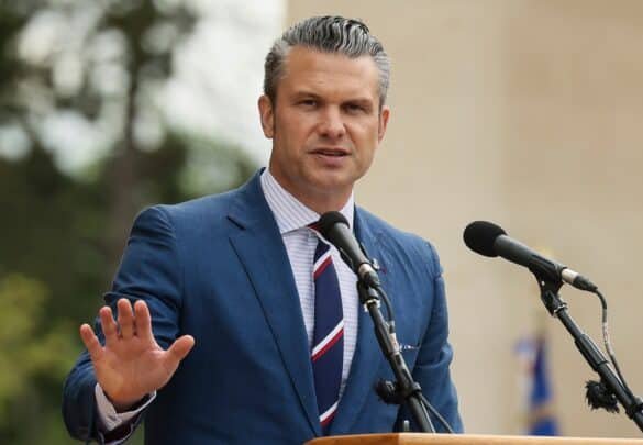 Penyelidik melihat siapa yang mengirim teks sinyal Hegseth, apakah mereka disuruh menghapusnya, kata sumber