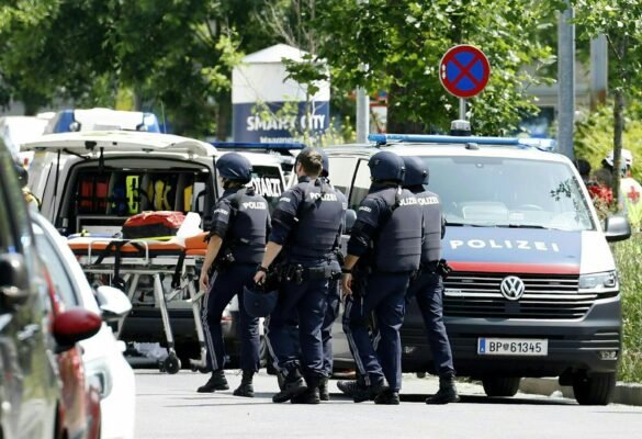 Setidaknya 9 tewas dalam penembakan sekolah Austria, bersama dengan dugaan penembak, kata Walikota