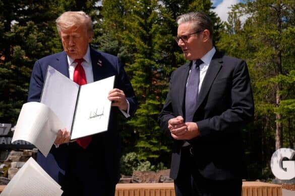 Trump Admin Pembaruan Langsung: Trump Berangkat G7 Dini, menginstruksikan tim keamanan nasional untuk siap di ruang situasi