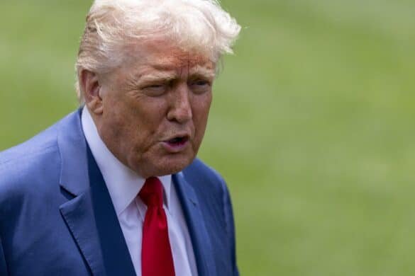 Trump mengatakan akan 'hebat' untuk menangkap Newsom. Hubungan badai mereka dan politik yang berperan.