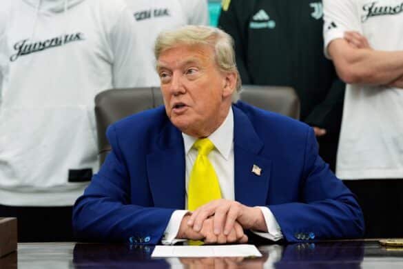 Trump telah menyetujui rencana serangan AS di Iran tetapi belum membuat keputusan akhir, kata sumber