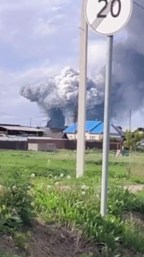Ukraina menargetkan 4 lapangan terbang Rusia dalam serangan drone besar, kata Sumber